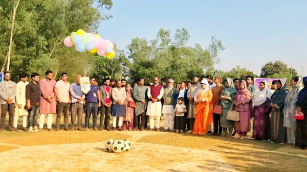 টাঙ্গাইলে শহীদ ফারুক চেয়ারম্যান স্মৃতি ফুটবল টুর্নামেন্টের ফাইনাল অনুষ্ঠিত - Ekotar Kantho